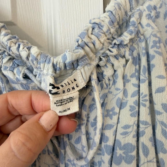 Billabong blue and white floral blouse - Picture 3 of 4